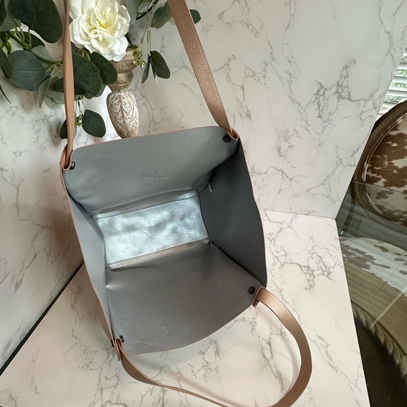 Neiman Marcus Rose Gold Shimmer Tote - Picture 3 of 11